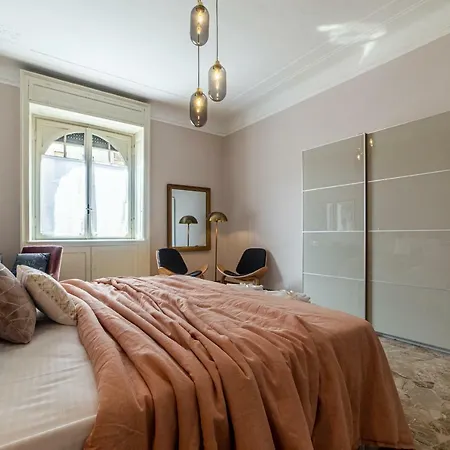 Apartment Joivy Sophisticated 3-bed Flat With Desk Milan
