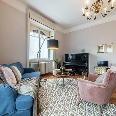 Joivy Sophisticated 3-bed Flat With Desk Apartment